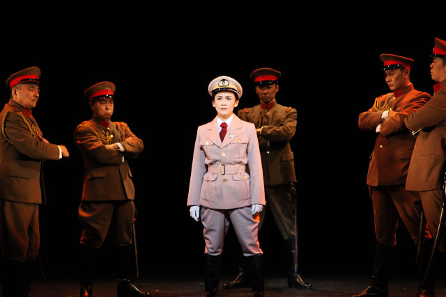 浅利慶太プロデュース公演『ミュージカル李香蘭』の最終舞台稽古が行われました