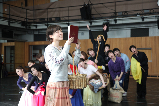 愛と魔法の物語、いよいよ福岡へ！－－『美女と野獣』稽古が進行中