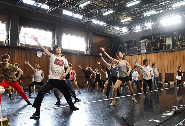 『コーラスライン』、再び東京・自由劇場へ――稽古場レポート