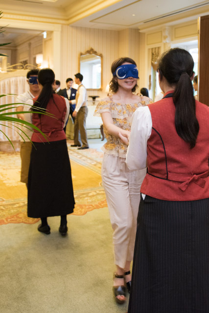 『ライオンキング』シンバ＆ナラが「ディズニー・ダイニング・ウィズ・ザ・センス」を体験！