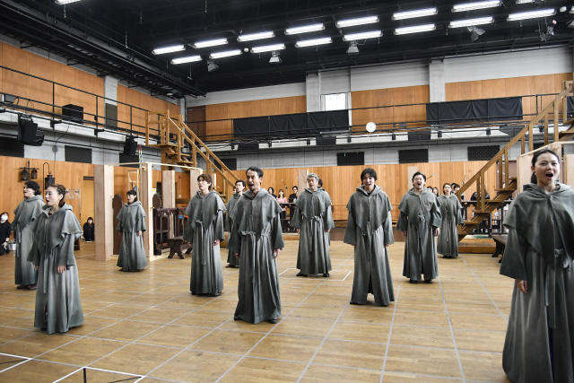 『ノートルダムの鐘』の稽古場から――横浜公演開幕まであと2週間！