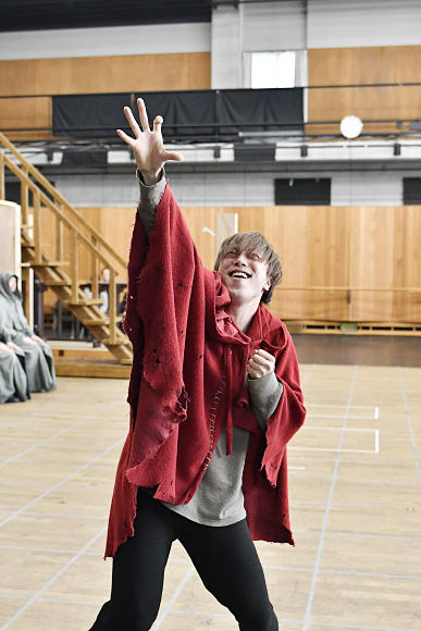 『ノートルダムの鐘』の稽古場から――横浜公演開幕まであと2週間！