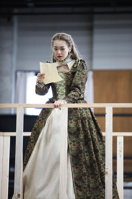 開幕まであと1週間――新作劇『恋におちたシェイクスピア』総稽古が行われました