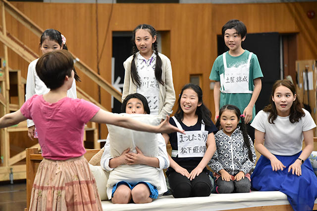 『サウンド・オブ・ミュージック』札幌公演の稽古が進んでいます――子役たちがカンパニーに合流！