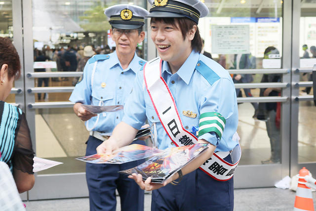『ノートルダムの鐘』出演キャストが、一日警察署長に就任しました