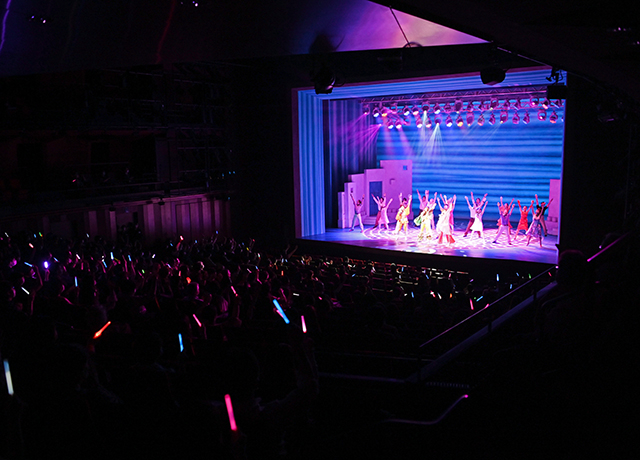 『マンマ・ミーア！』横浜公演初日カーテンコールの様子