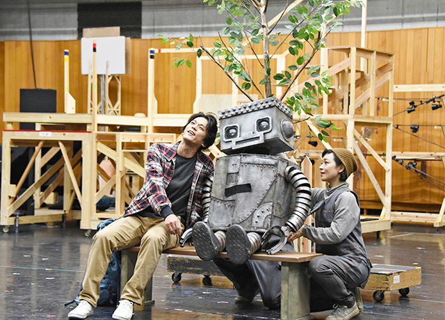 開幕までもうすぐ 新作一般ミュージカル ロボット イン ザ ガーデン の総稽古が行われました 最新ニュース 劇団四季 開幕までもうすぐ 新作一般ミュージカル ロボット イン ザ ガーデン の総稽古が行われました 最新ニュース 劇団四季