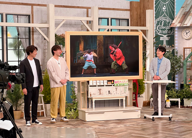 東海テレビ「スイッチ！」に生出演した、熊徹役・伊藤潤一郎（写真左）、蓮／九太役・大鹿礼生（写真中央）