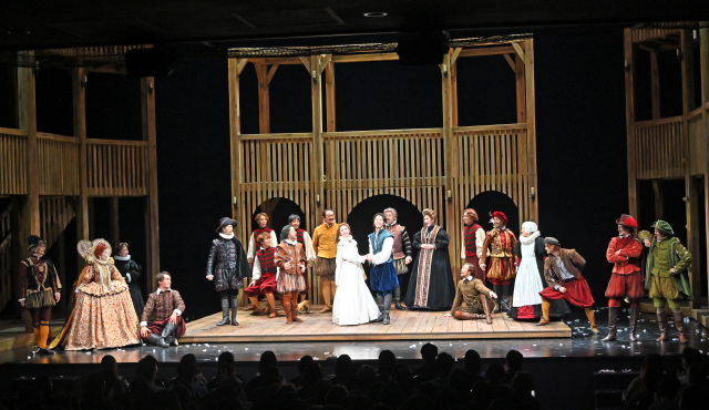 『恋におちたシェイクスピア』東京公演初日カーテンコールの様子