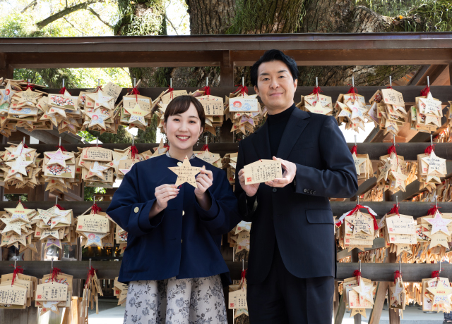 名古屋公演成功への祈りを込めた絵馬を奉納