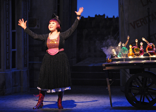 『壁抜け男』八百屋・娼婦