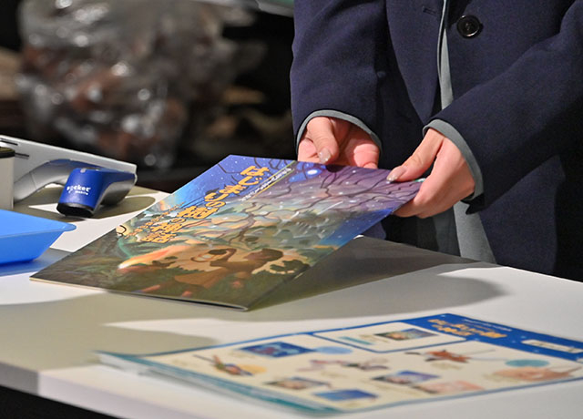 公演グッズは劇団四季オフィシャルウェブショップでもお求めいただけます
