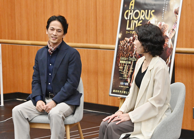 メディア向けの合同取材会にて、作品の魅力や公演への意気込みを語る田邊真也（ザック役）