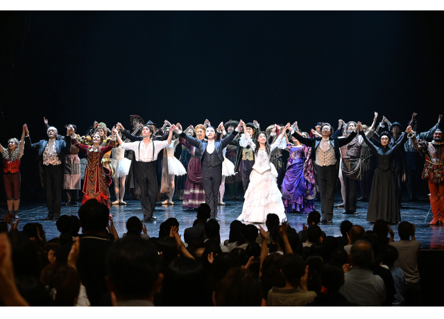 『オペラ座の怪人』名古屋公演初日 カーテンコールの様子