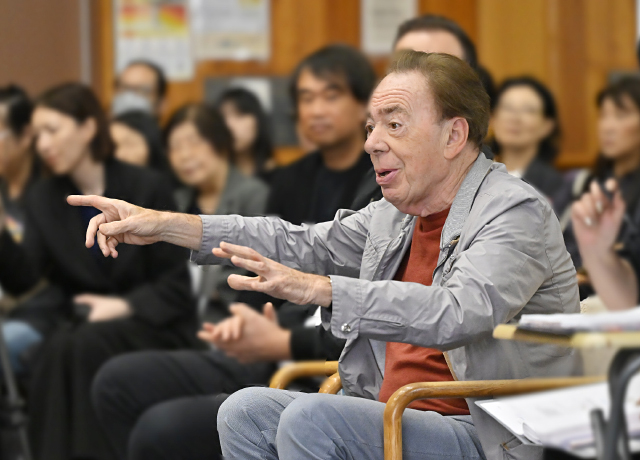 ロイド＝ウェバー氏自ら俳優たちにアドバイス