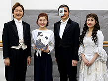 『オペラ座の怪人』名古屋公演にフィギュアスケーターの村上佳菜子さんが来場されました