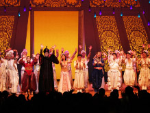 新しい世界が切り拓かれた１年――『アラジン』東京公演が１周年を迎えました